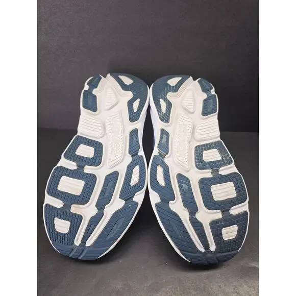 Hoka Women 8 Comfy footwear - Picture 2 of 9